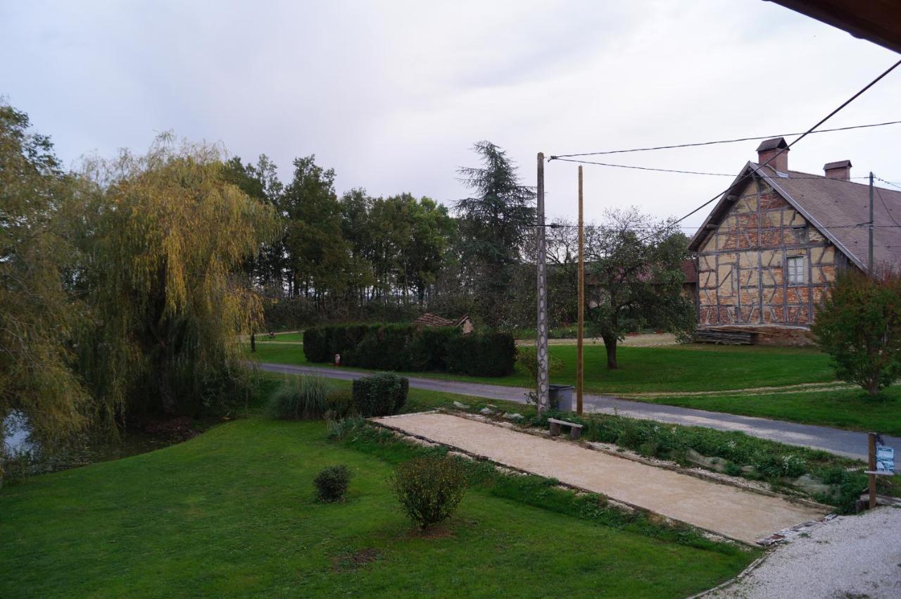 Gite De La Jument Grise Lescheroux Exterior foto